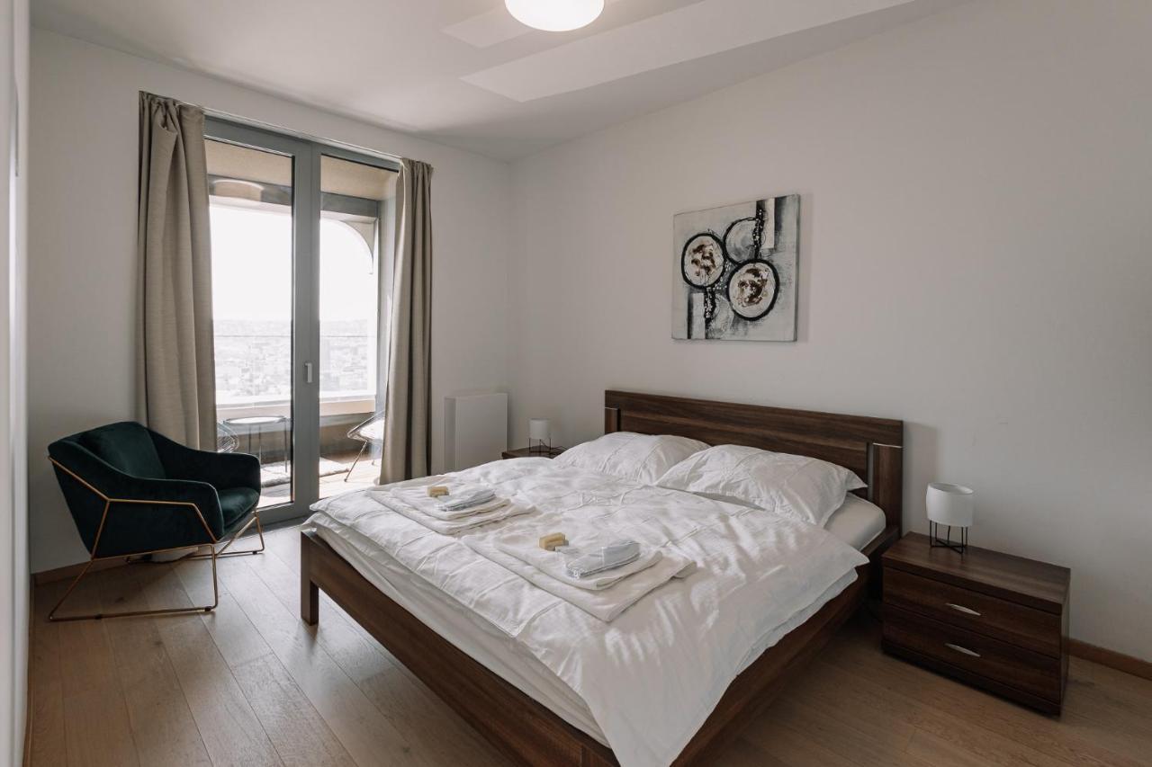 Skau Blue Residence In Sky Park 21 Floor 2 Tower Panoramic View Free Parking Bratislava Exterior photo