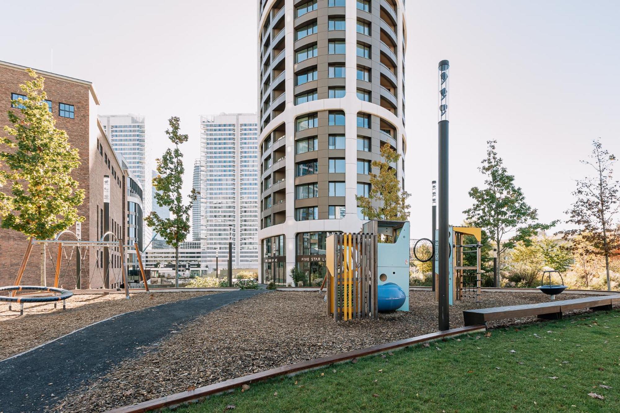 Skau Blue Residence In Sky Park 21 Floor 2 Tower Panoramic View Free Parking Bratislava Exterior photo